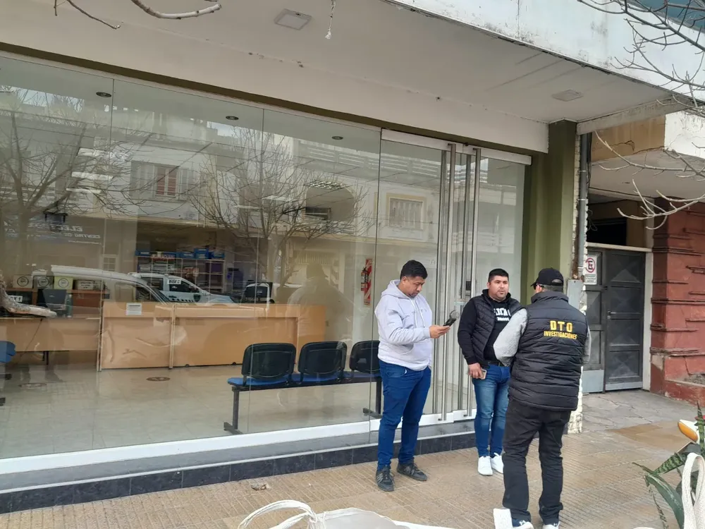 d8a54f82-bd38-4e49-9450-f24b3090d7a6