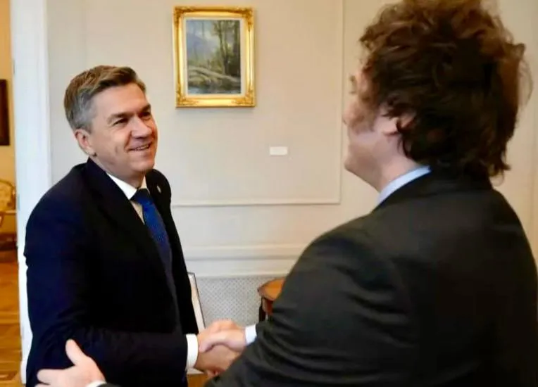 WhatsApp Image 2025-05-15 at 15.59.00