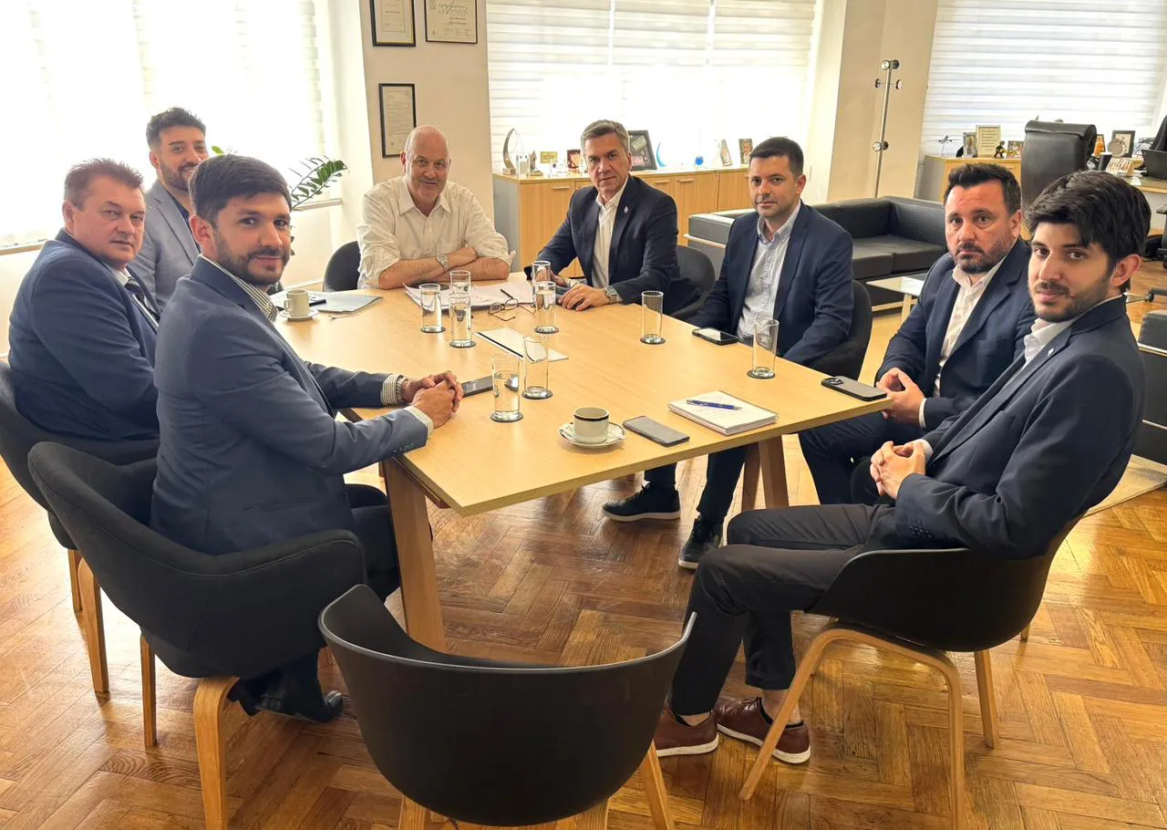 WhatsApp Image 2025-11-17 at 18.06.37